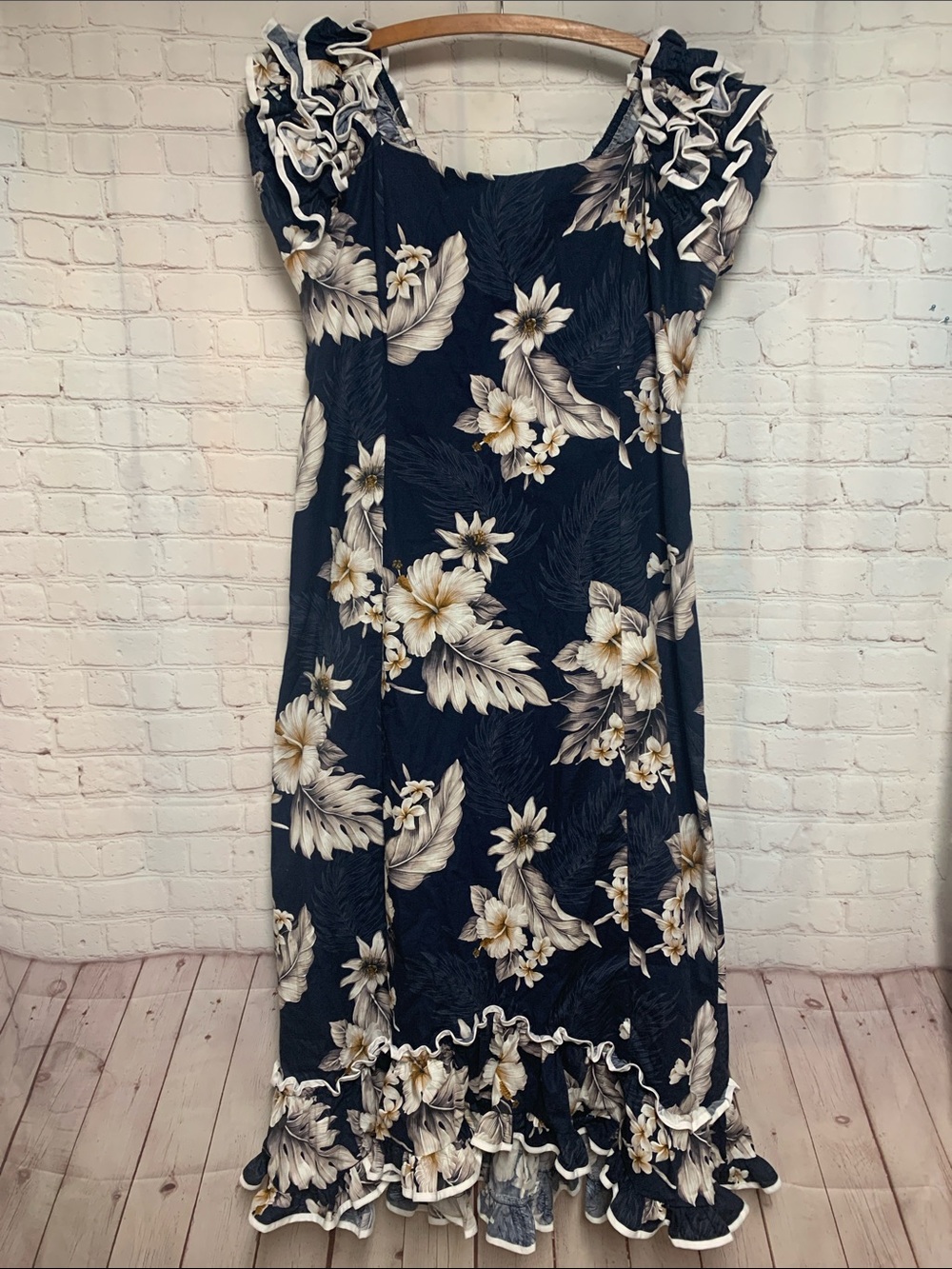NWOT Pacific Legend Navy Ruffle Hawaiian Floral Aloha Maxi Dress Size 2XL USA